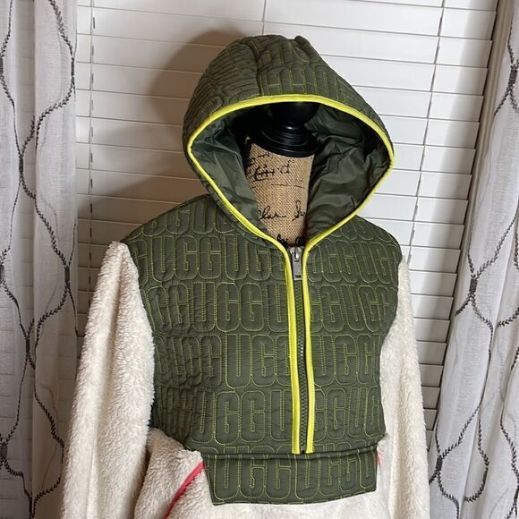 UGG® IGGY Sherpa Half Zip Hooded Jacket - Picture 2 of 12